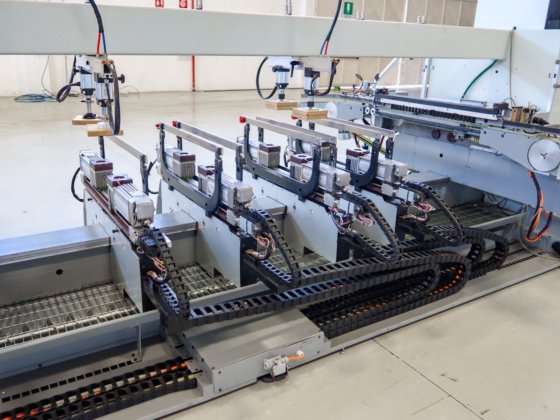 BIESSE - TECHNO F自动钻孔机