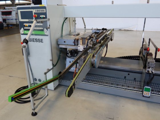 BIESSE - TECHNO F自动钻孔机