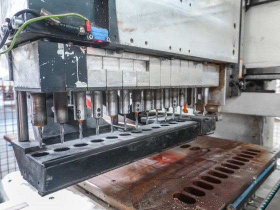 PRIESS - BMA DLS-CNC钻孔线