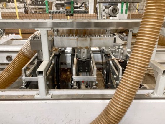 STEMAS - S519-14自動穴あけ機