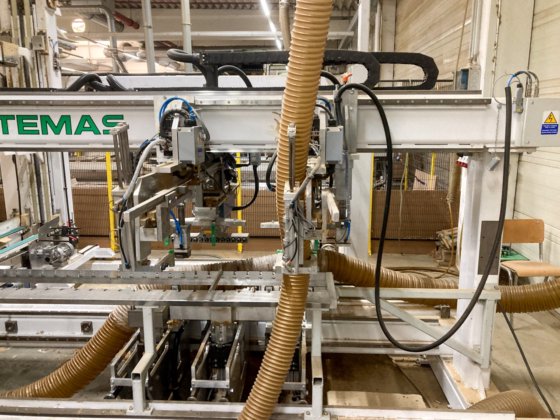 STEMAS - S519-14自動穴あけ機