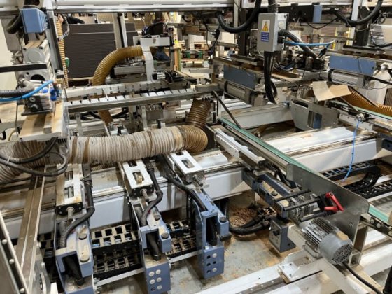 STEMAS - S519-14自動穴あけ機