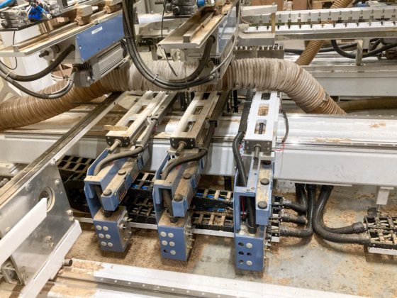 STEMAS - S519-14自動穴あけ機