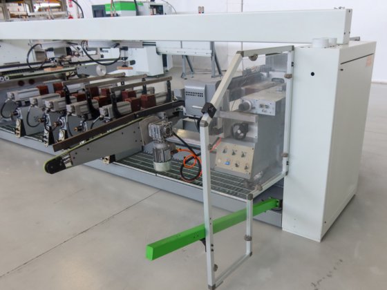 BIESSE - TECHNO KF自动钻孔机