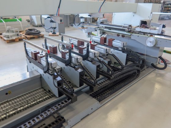 BIESSE - TECHNO KF自动钻孔机