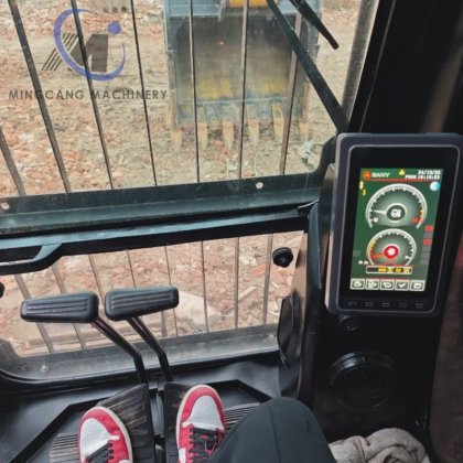 三一重工 50 吨 SY550H 大型二手挖掘机，状况良好，价格合理