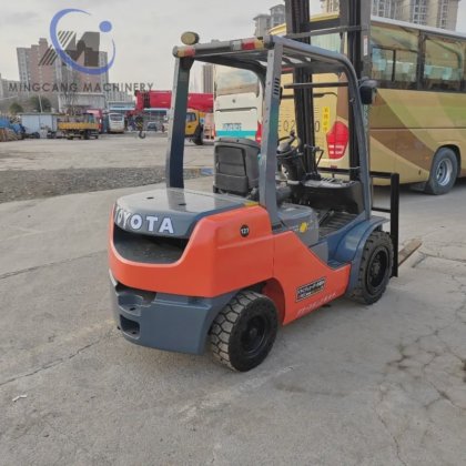 2020 年热销的高质量丰田二手 3 吨柴油叉车