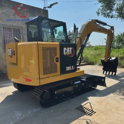 全新卡特彼勒 5 吨 305.5 挖掘机，日本制造，价格优惠