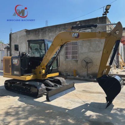 全新卡特彼勒 5 吨 305.5 挖掘机，日本制造，价格优惠