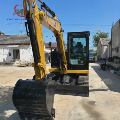 全新卡特彼勒 5 吨 305.5 挖掘机，日本制造，价格优惠