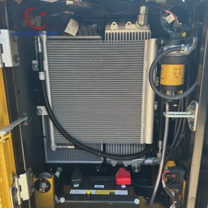 全新卡特彼勒 5 吨 305.5 挖掘机，日本制造，价格优惠