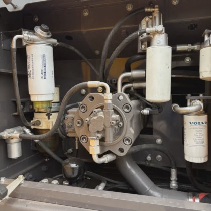 沃尔沃 EC220DL 20 吨二手原装挖掘机出售，物美价廉