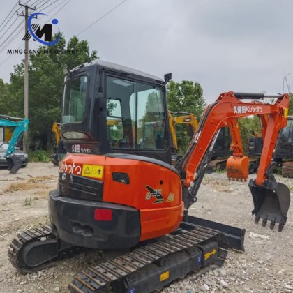 久保田 U35 3.5 吨小型近乎二手挖掘机出售，价格公道，质量上乘