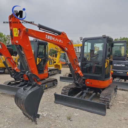 久保田 U35 3.5 吨小型近乎二手挖掘机出售，价格公道，质量上乘