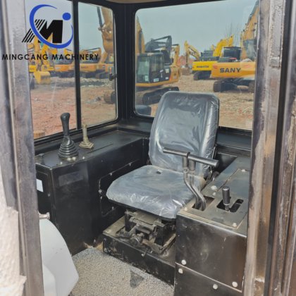 キャタピラー D7G 20ton はよい価格のためのアメリカ ブランドのブルドーザーを使用しました