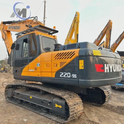 2022 二手现代 220-9S 22 吨挖掘机（适用于小型建筑工程