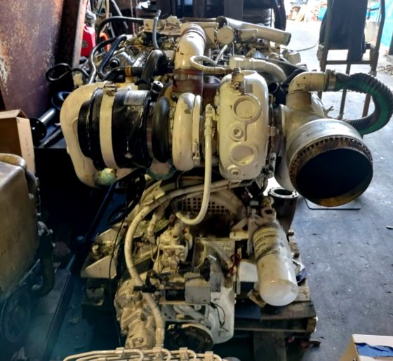 DETROIT DIESEL 6V92 TAB 565 HP. DIESEL MARINE ENGINE w/ TWIN DISC GEAR