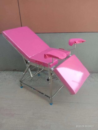 病院装置の婦人科の検査のベッドの検査のソファーのための現代ステンレス鋼の婦人科の出産椅子