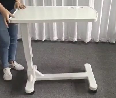 良質の調節可能な移動式ラップトップのカートの医学の看護の病院用家具患者は食事机のベッドのテーブルを食べる
