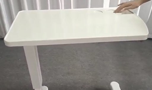 良質の調節可能な移動式ラップトップのカートの医学の看護の病院用家具患者は食事机のベッドのテーブルを食べる