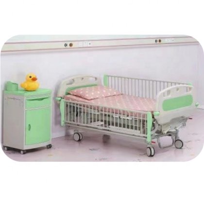 二重クランクの手動医学のベビーベッドのベッドの子供の病院のベッドの手動子供の小児科のベッド
