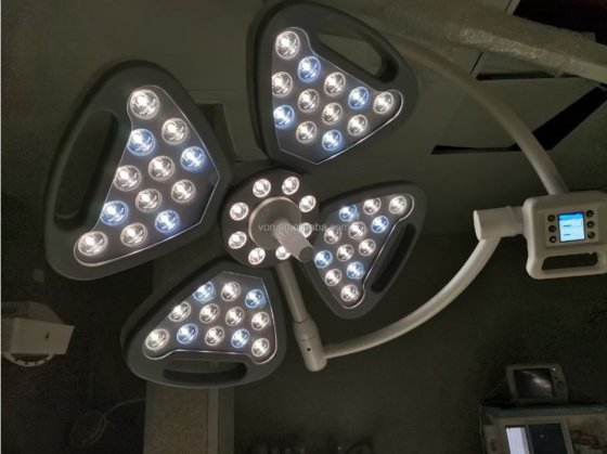 天井に取り付けられた LED の外科 shadowless の病院ランプ