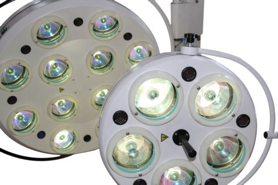 病院のための外科軽い天井の Shadowless 作動ライト 12 の反射器および