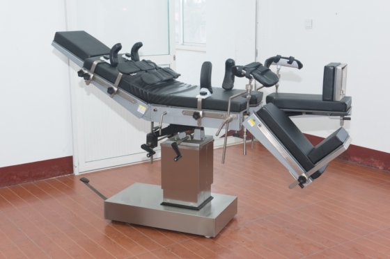 中国の製造業者の多機能の外科手動油圧手術台の病院の Ot のベッド