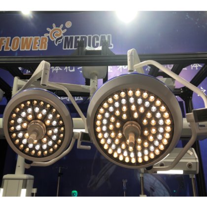 操作劇場の器械 FL720/520 は外科獣医の作動ランプを導きました