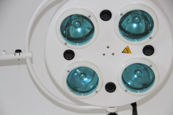 専門の電気調節可能な導かれた外科ライト操作ランプよい価格の工場価格