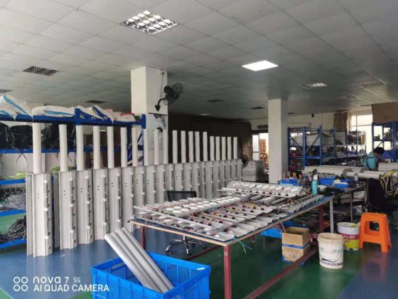 ICU の天井は橋/吊り下げ式 PF-30 病院の内視鏡検査の吊り下げ式タワー操作のアルミニウム ペンダントを取付けました