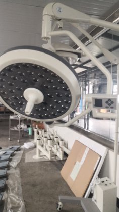 病院の作動ランプ LED 操作の劇場ライト医学の照明ランプの外科作動ライト