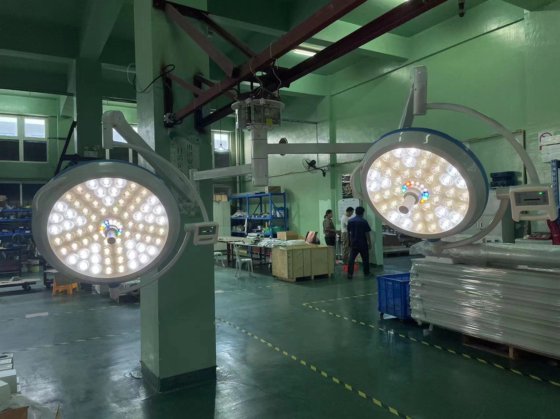 FL-X720/720 LED の Shadowless 作動ランプの手術室の照明外科ランプ