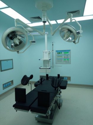 電気調節可能な油圧 Muti 機能を使用して muti 位置の作動中か外科テーブル