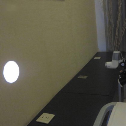 双眼ルーペの明るさの点の調節可能な歯科実験室のヘッドライトの外科ヘッドライトのための 5W 歯科 LED のヘッド