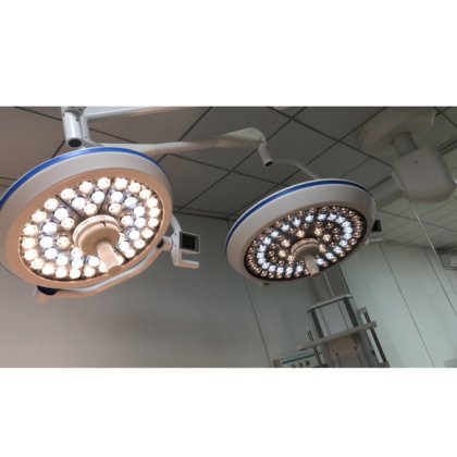 病院の医学操作の外科ライト装置操作の器械の天井は病院の検査ランプを取付けました