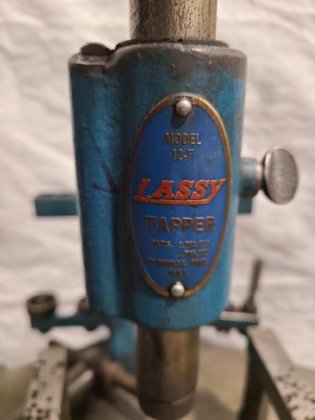 Lassy 12F Thread Tapping Machine