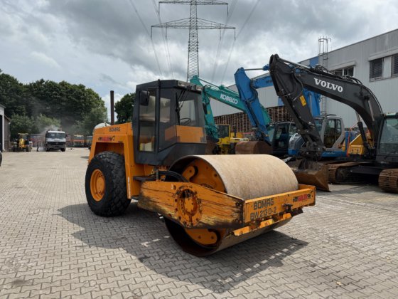 Bomag BW 213D-2 compactor