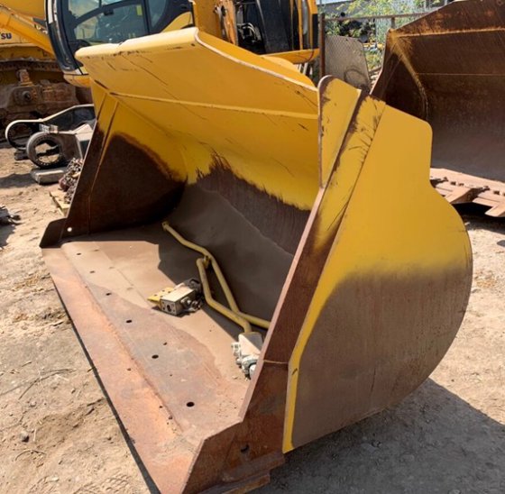 ORIGINAL KOMATSU BUCKET in Santiago, Chile