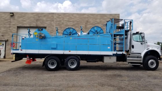 2008 Freightliner M2112