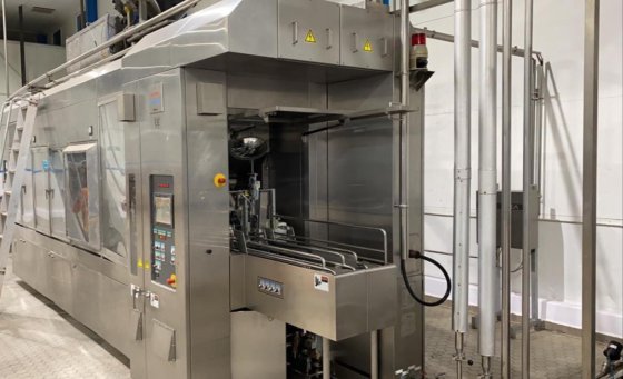 檐顶式冷灌装旋盖机