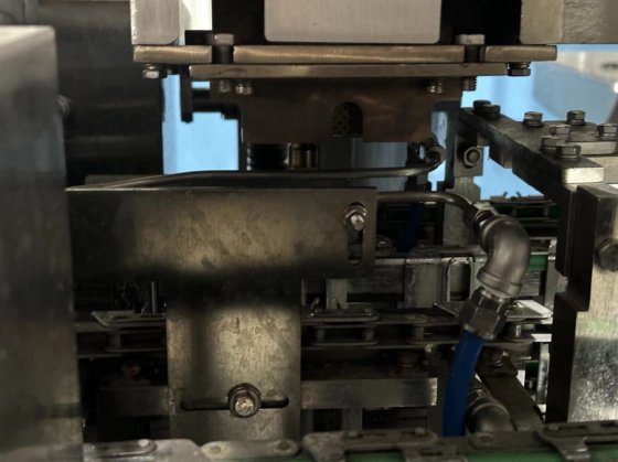 2023 全新山墙式灌装线