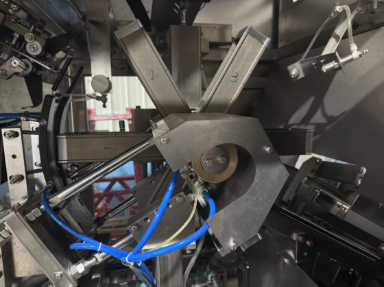 2023 全新山墙式灌装线