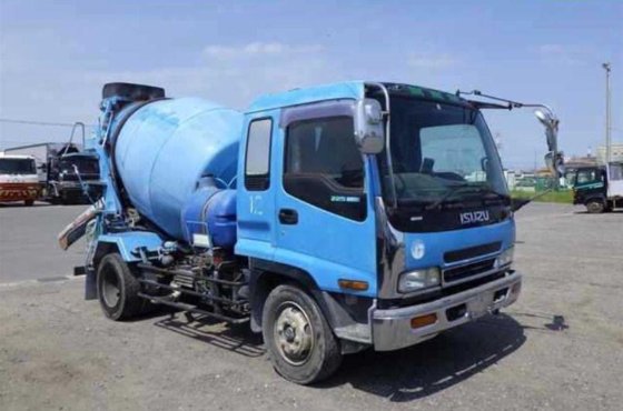 2001 Isuzu Forward FSR33D4 in Yokohama, Kanagawa, Japan