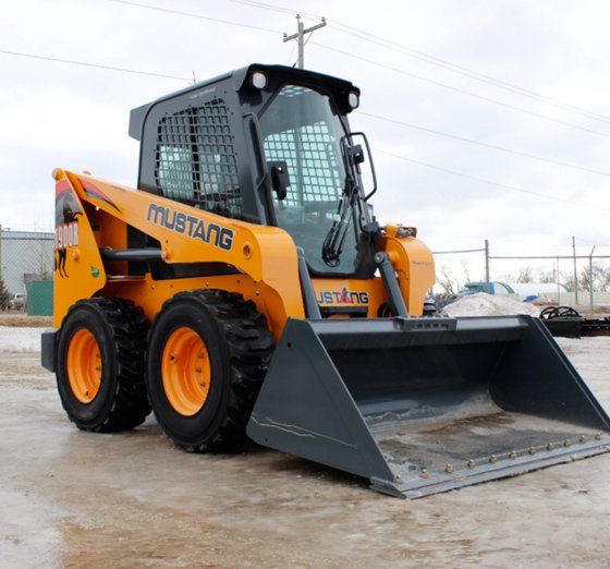 Mustang 1900R Skid Steer in Canada