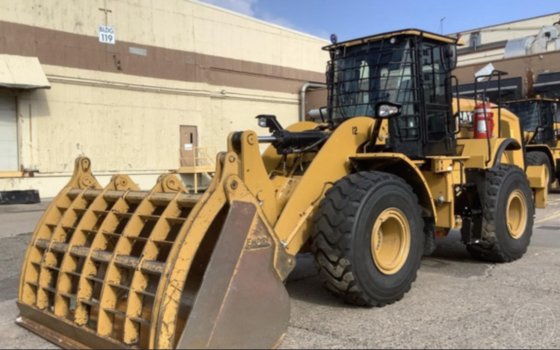 2023 CAT 950M Wheel Loader in Bedford Park, IL, USA