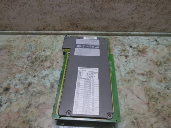 ALLEN BRADLEY AC OUTPUT MODULE