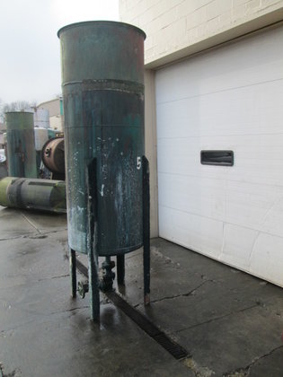 300 gallon Vertical Tank 2847