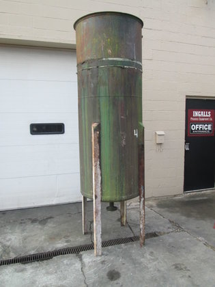 300 gallon Vertical Tank 2851