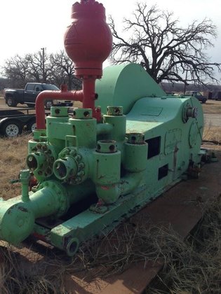 Emsco D-375 Duplex Mud Pump